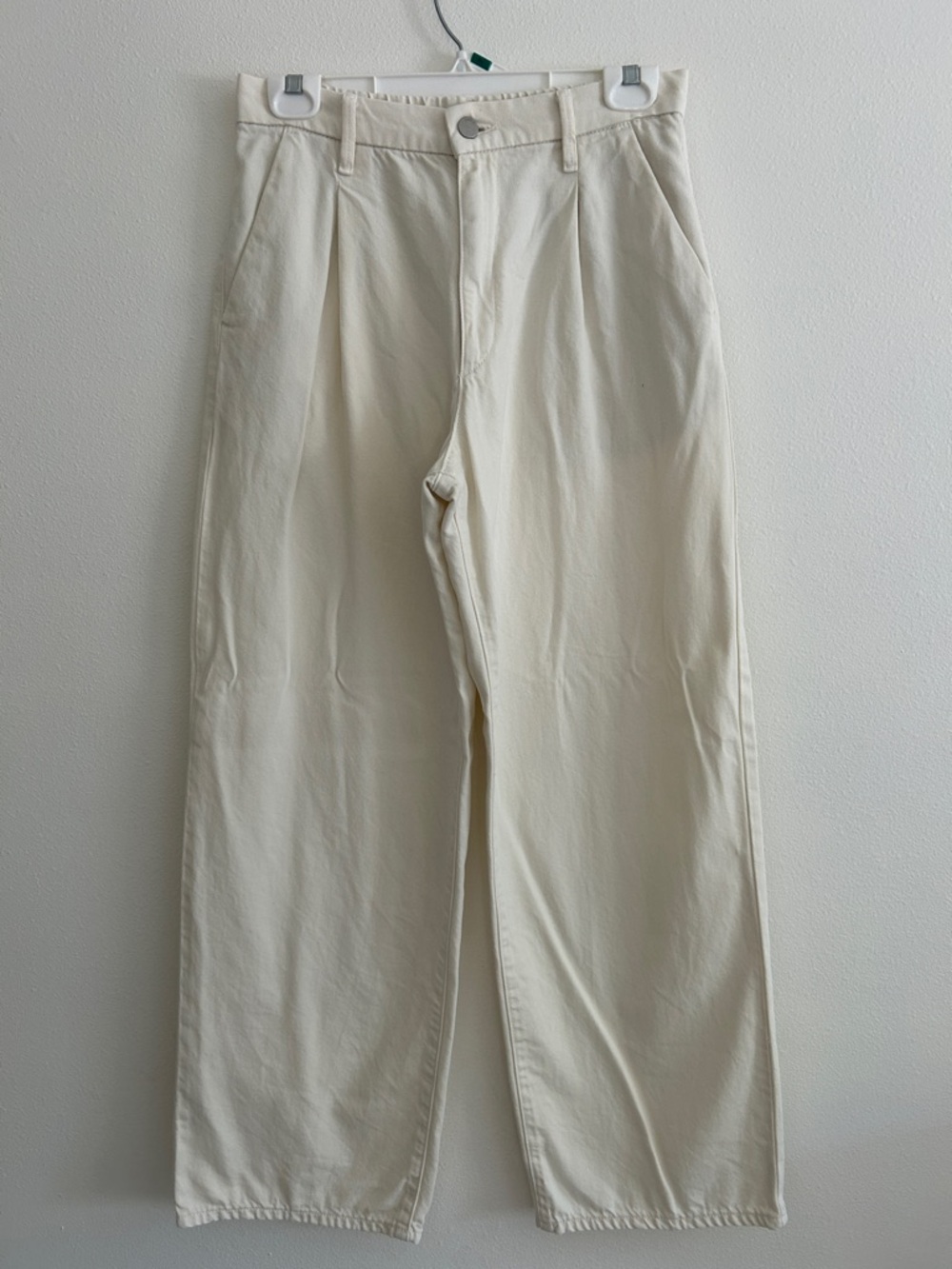 Uniqlo Women’s Pleated Denim Cream Pants Small 26 27
